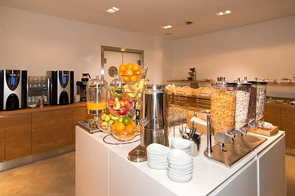 VI VADI HOTEL BAYER 89