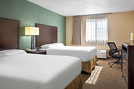 2 Queen Beds Non-Smoking