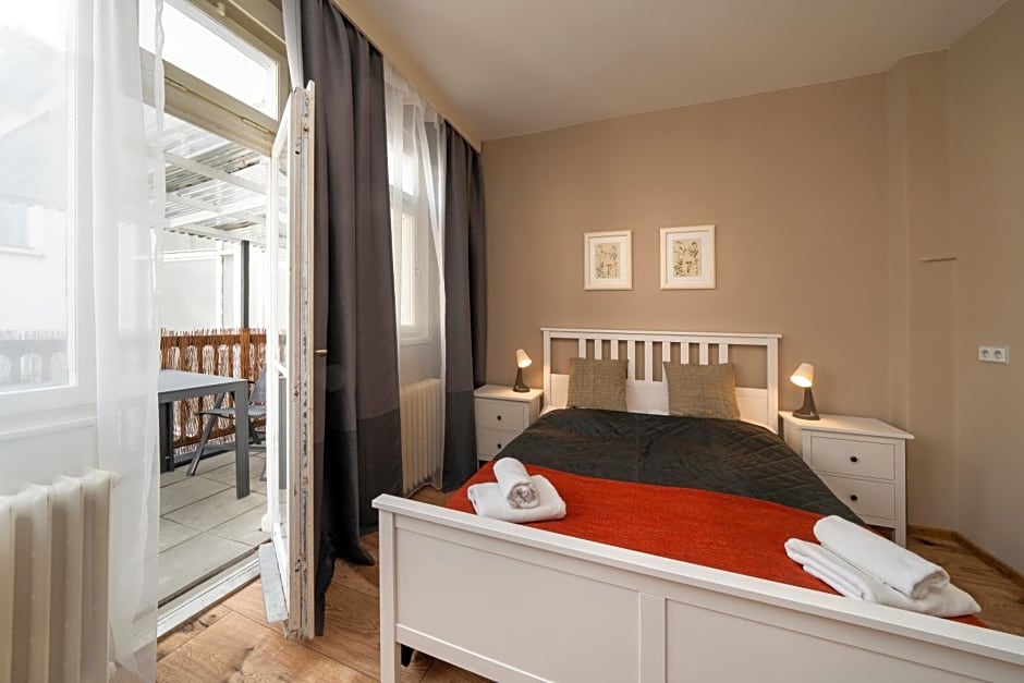 New Town - Apple Apartments