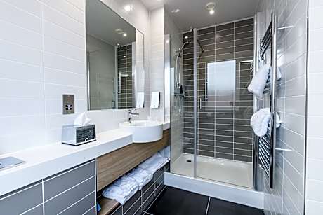 1 Double Accessible with Free Hot Breakfast