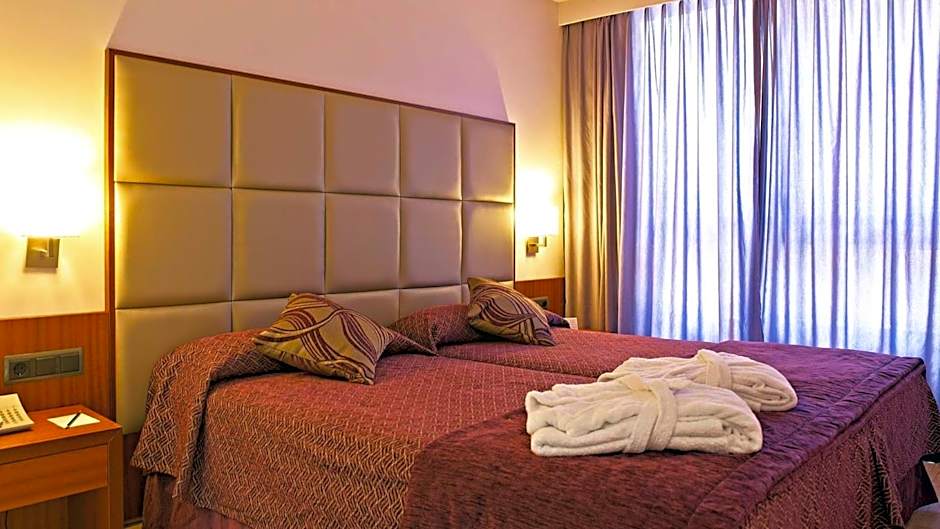 Protur Turo Pins 4* SUP