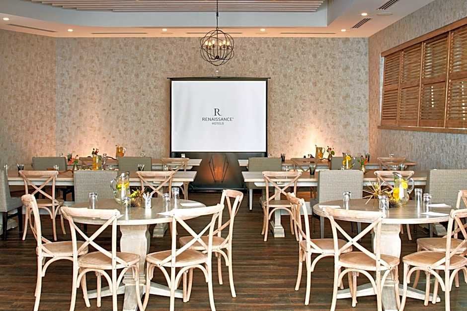 The Del Monte Lodge Renaissance by Marriott Rochester Hotel & Spa