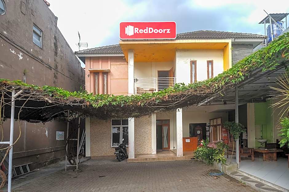 RedDoorz Syariah near Pakuwon Mall Jogja