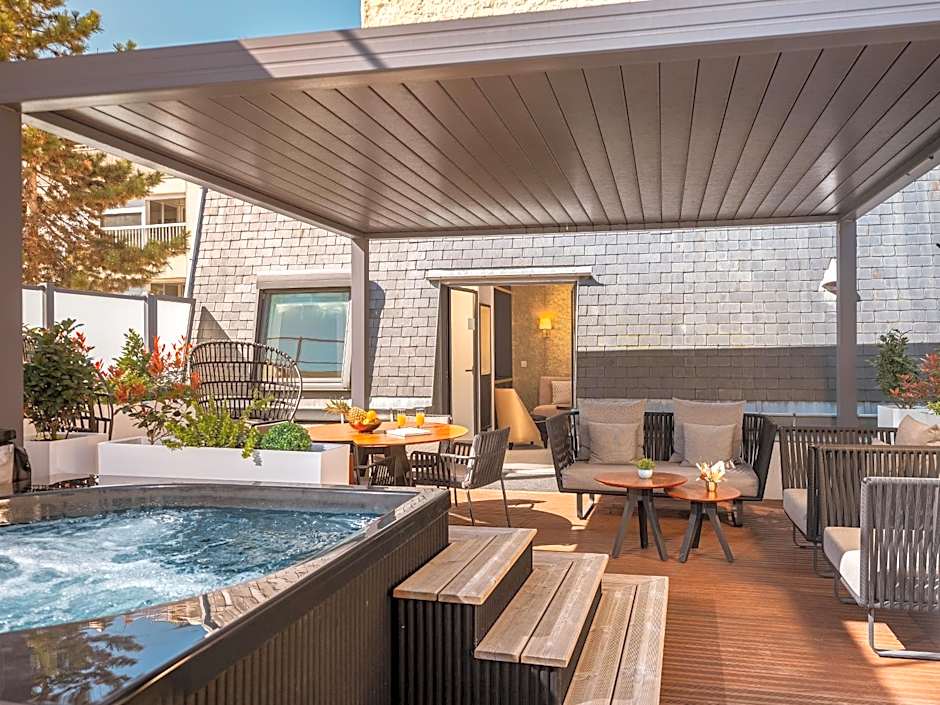 Niepce Paris, Curio Collection By Hilton