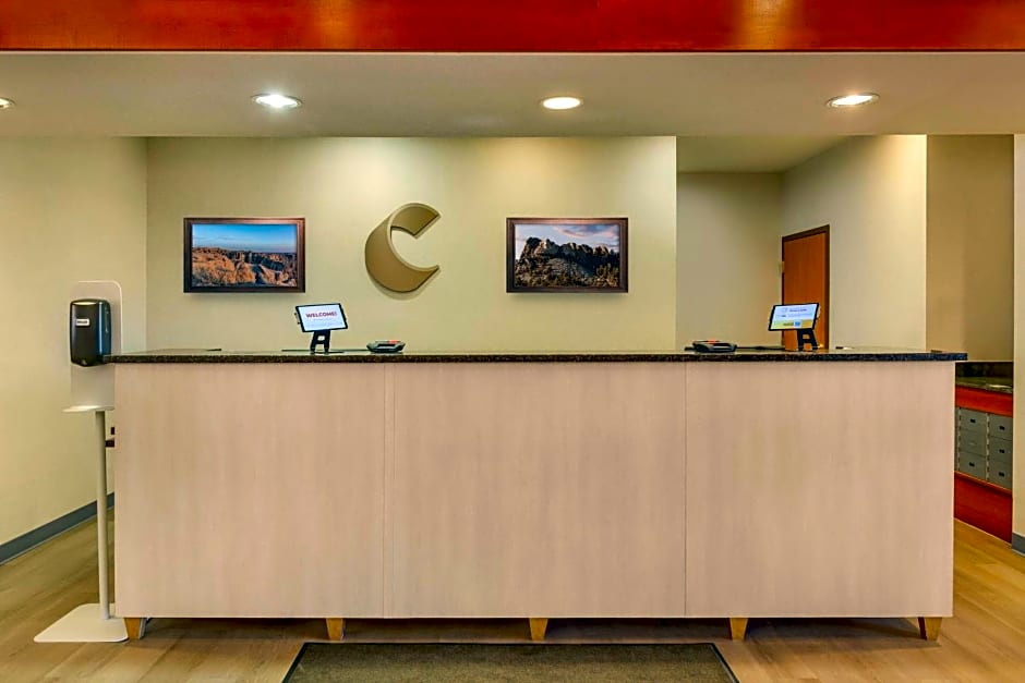 Comfort Inn & Suites Rapid City near Mt Rushmore