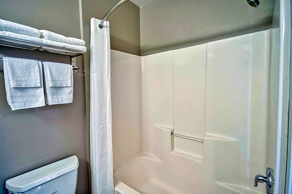 Studio 6 Bakersfield