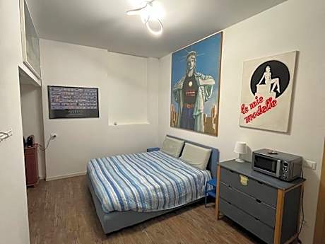 Room Saronno + B&B
