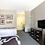La Quinta Inn & Suites by Wyndham Miami Airport East