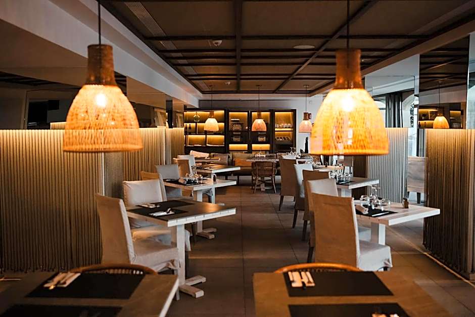 Hoposa Pollentia - Adults Only