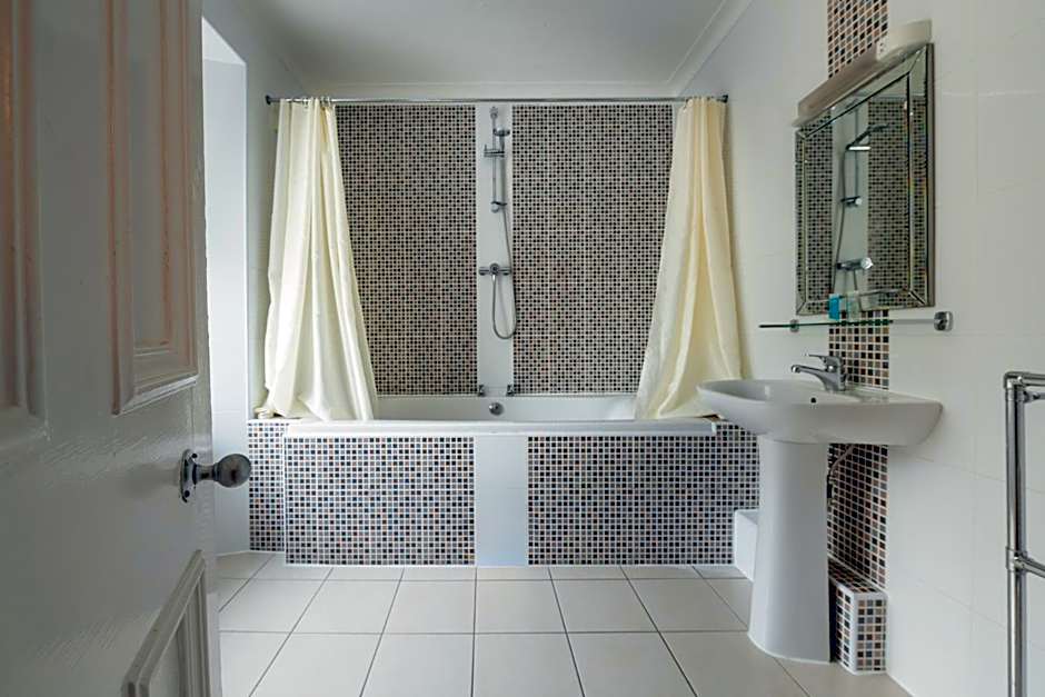 Buchanan Arms Hotel & Leisure, Sure Hotel Collection