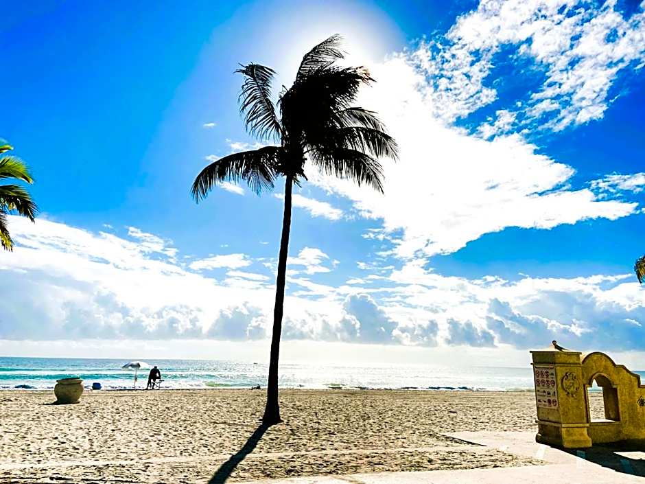 Beach Tide Motel