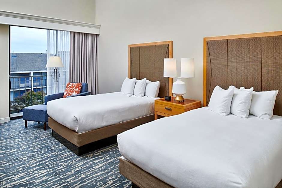 DoubleTree by Hilton Hotel Berkeley Marina