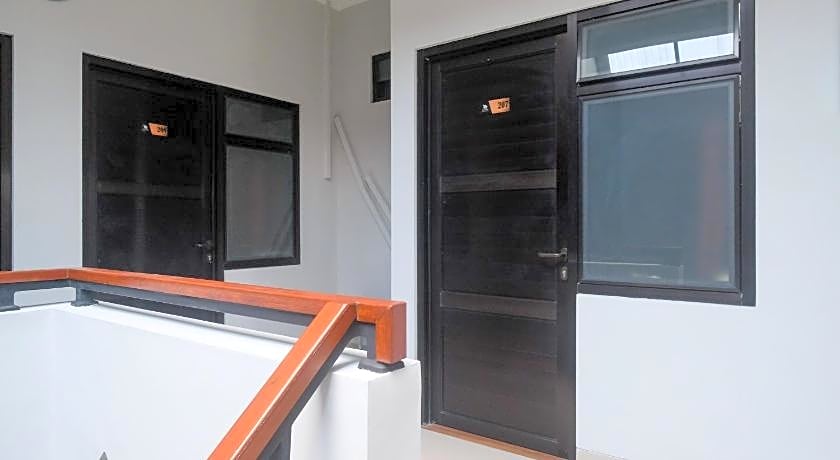 DR Living Syariah Solo Mitra RedDoorz