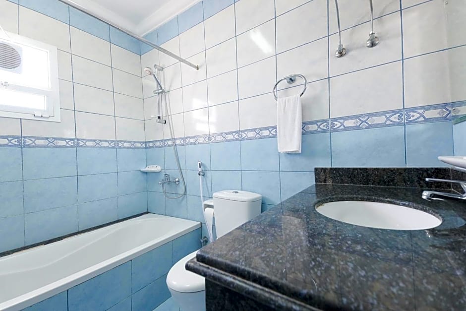 OYO 125 Manam Sohar Hotel Apartments