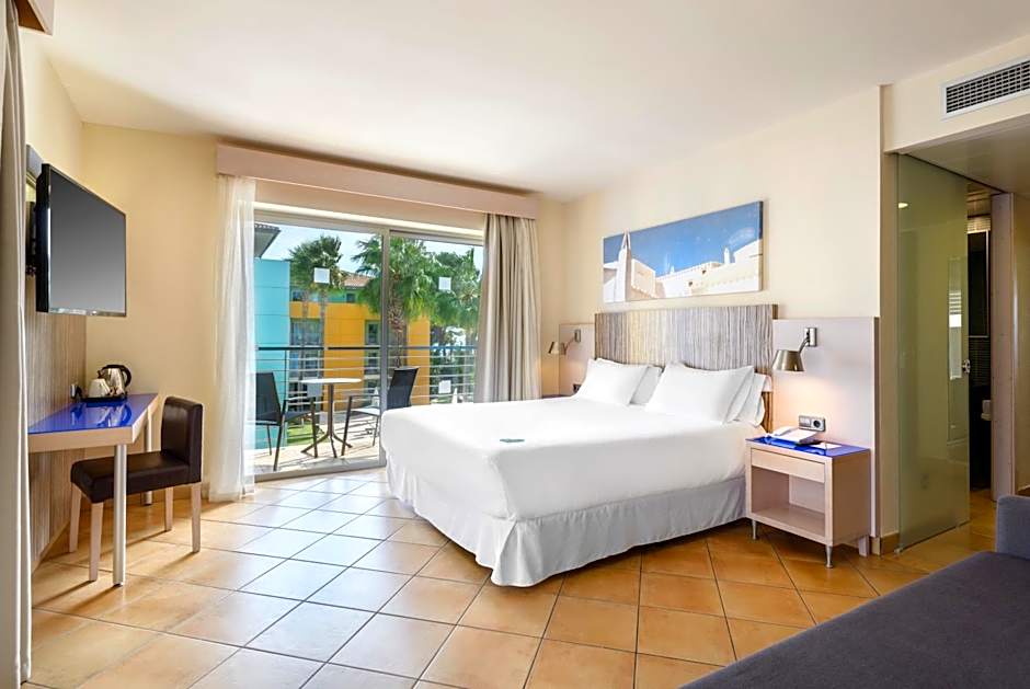 Foto 1 di 5 di Family Room (2 Adults + 2 Children)