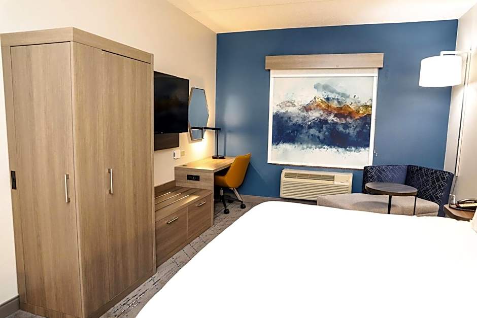 Holiday Inn Express & Suites Donegal By IHG