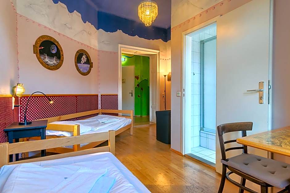 Hostel Mondpalast