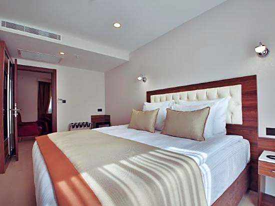 HOTEL PARIS PRESTIGE    