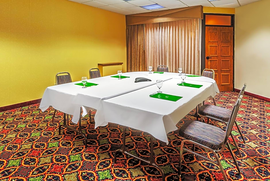 Holiday Inn Hotel & Suites Springfield, an IHG Hotel