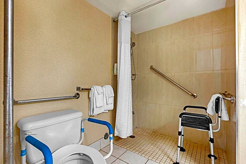 Quality Inn & Suites Mississauga