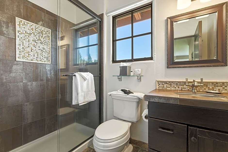 Columbia Cliff Villas