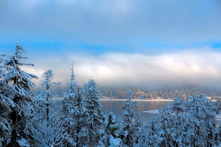 Embers Lodge & Cabins