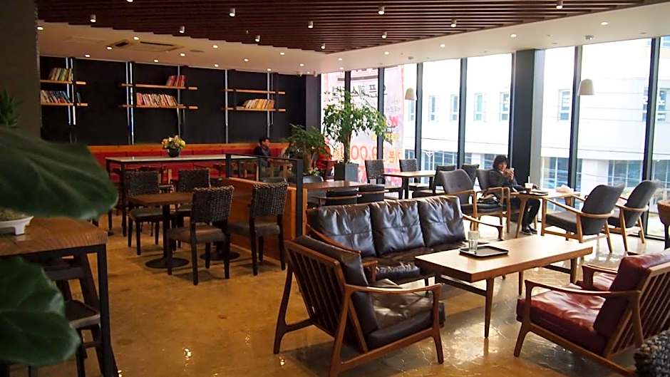 Gukje Business Hotel