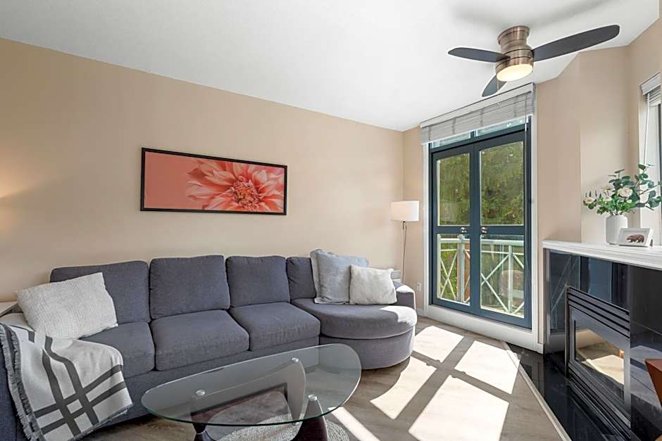 Alpenglow Lodge Two Bedroom Apartment by MVA