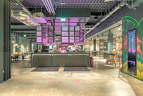 Moxy by Marriott London Heathrow Airport