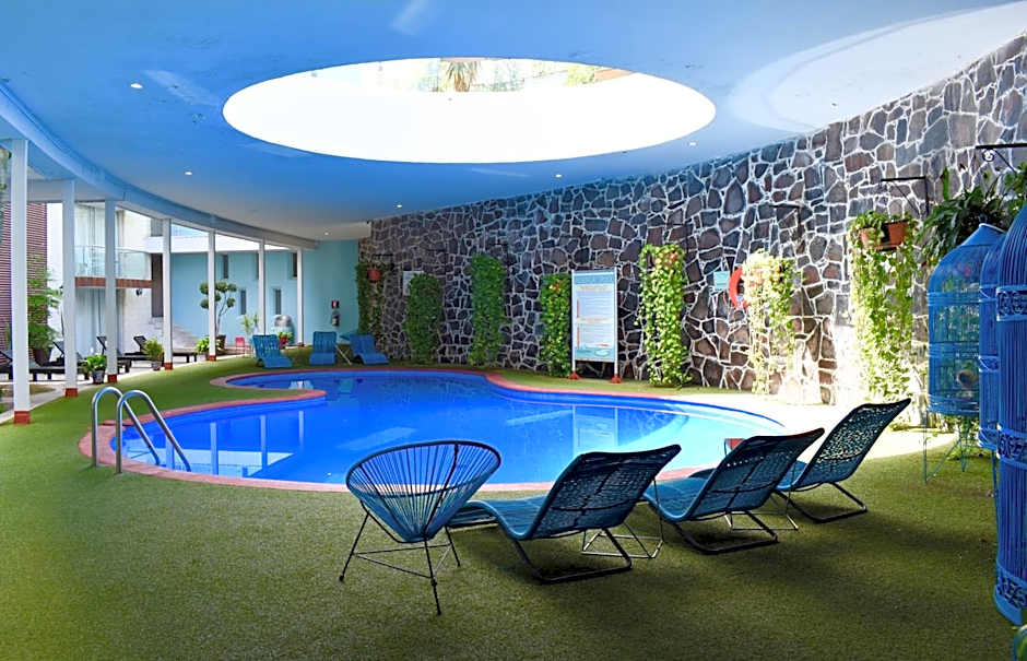 Country Hotel & Suites