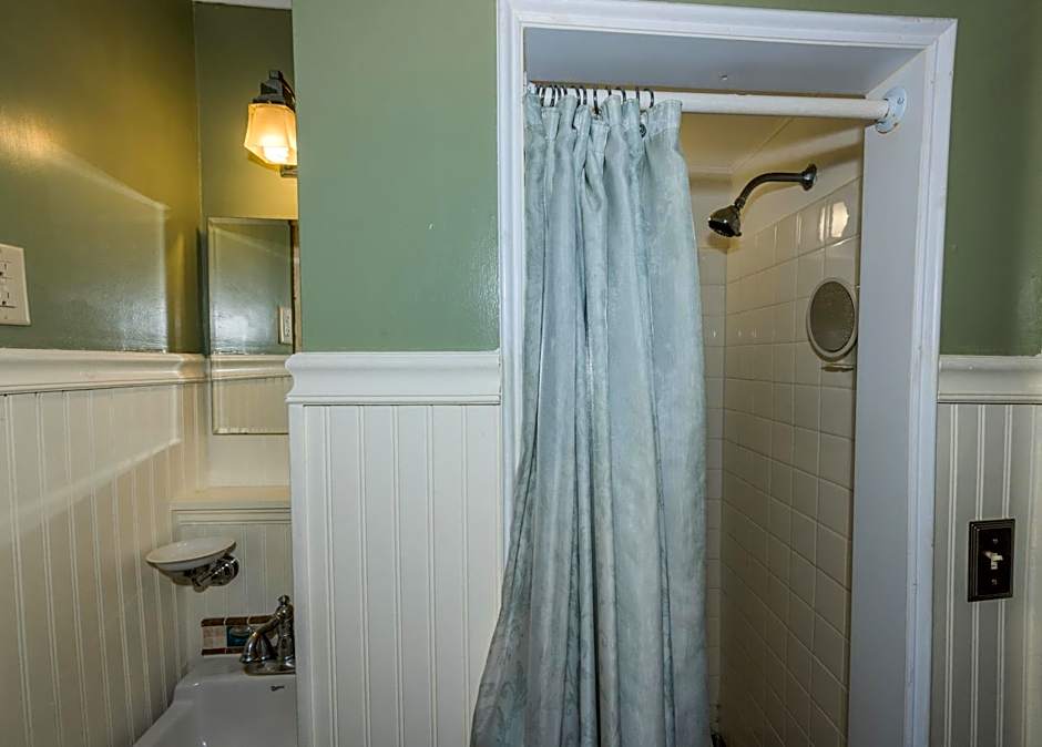 Cedars of Williamsburg Bed & Breakfast