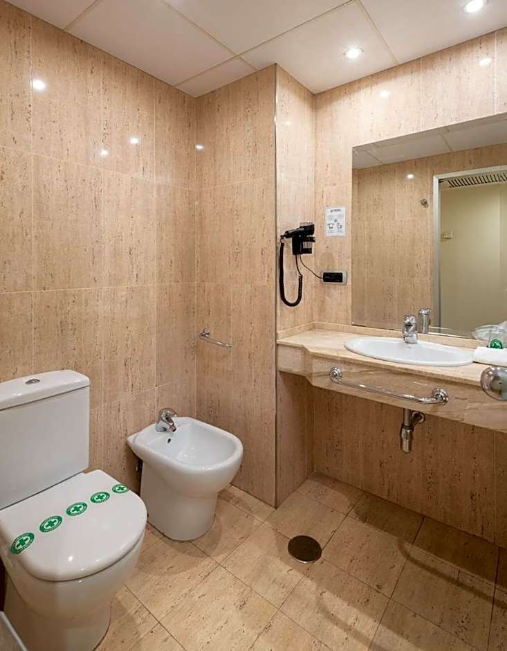 Duerming Longoria Plaza Hotel