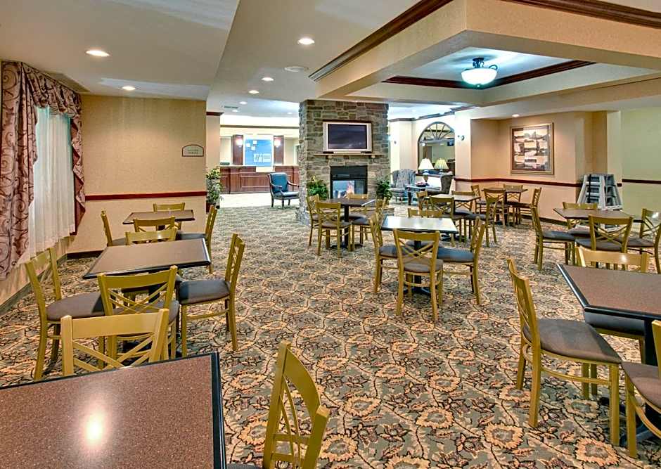 Holiday Inn Express Hotel & Suites Bismarck By IHG