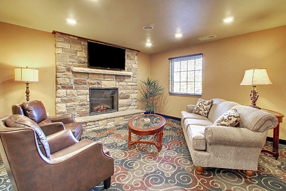 Cobblestone Hotel & Suites - Salem