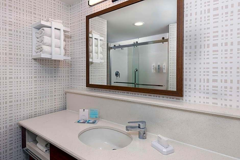 Hampton Inn By Hilton and Suites Clearwater Beach