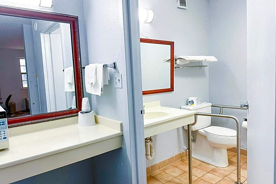 Happy Stay Inn Madisonville I-69 By OYO