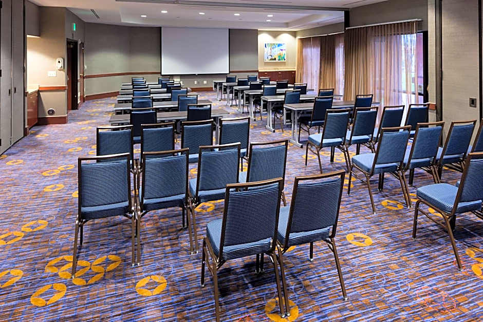 Courtyard by Marriott Los Angeles Burbank Airport