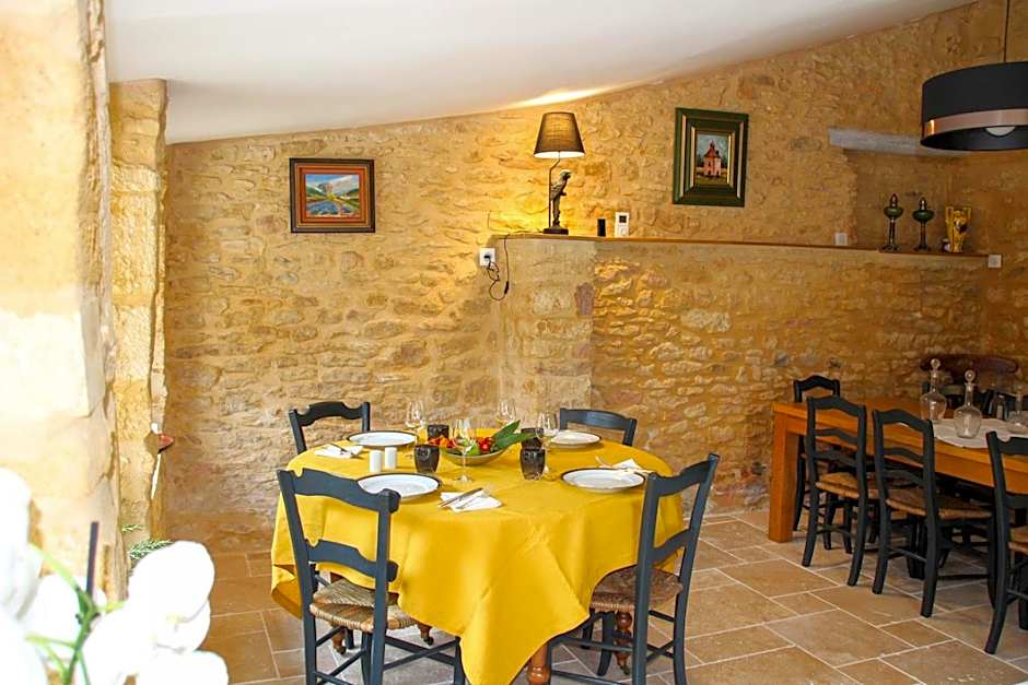 Aux Bories de Marquay, chambres d'hôtes B&B avec piscine et SPA près de Sarlat