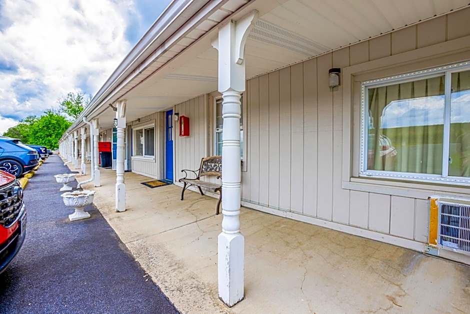 Relax Inn By OYO Natural Bridge I-81