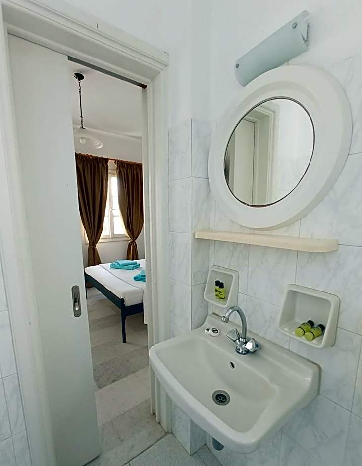Ammosis Inn – Naxos City, UT