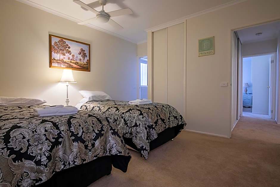 The Birch House - Silver Birches Accommodation Bright