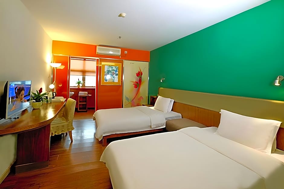 4th Zhongshan Road Garden Inn