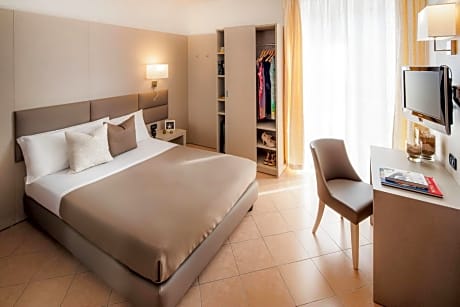 Single Room with Lateral Sea View