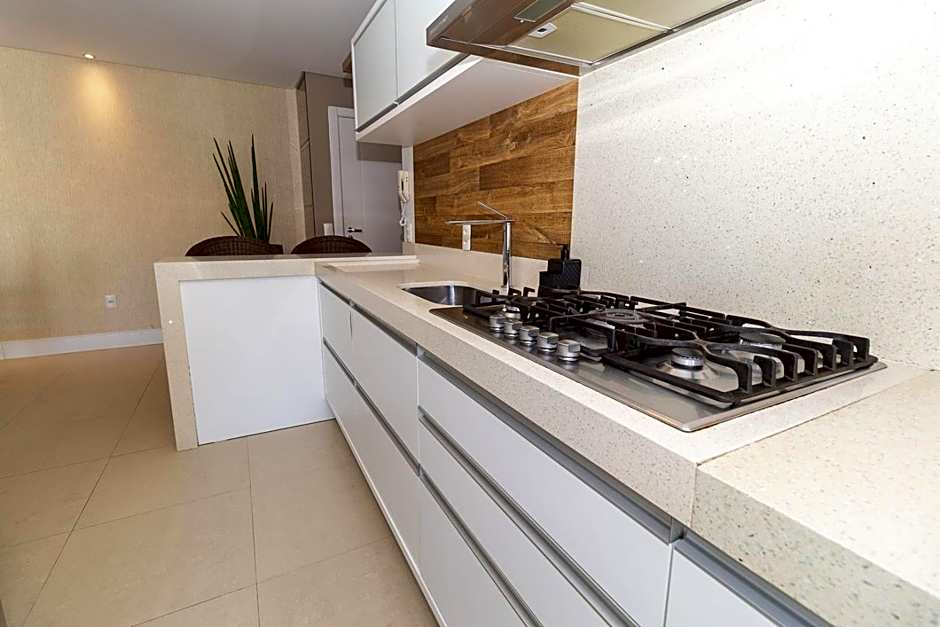 Boulevard 308B - Excelente cobertura em condomínio de luxo no centro de Bombinhas - Piscina - Jacuzzi - Academia - Portaria 24h - (Consultar serviços de roupa de cama e banho)