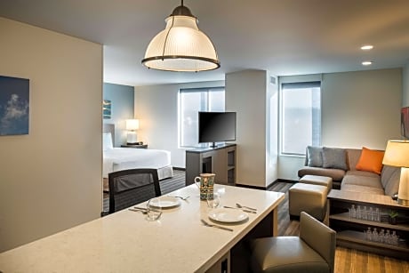 King Studio Suite with Kitchen and Sofa Bed