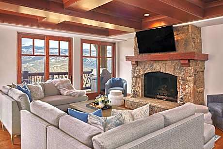 3 Bedroom Penthouse Suite, Valley View, Balcony, Fireplace