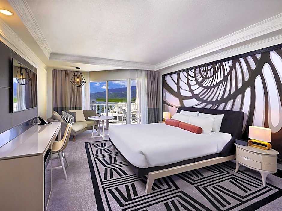 Pullman Cairns International