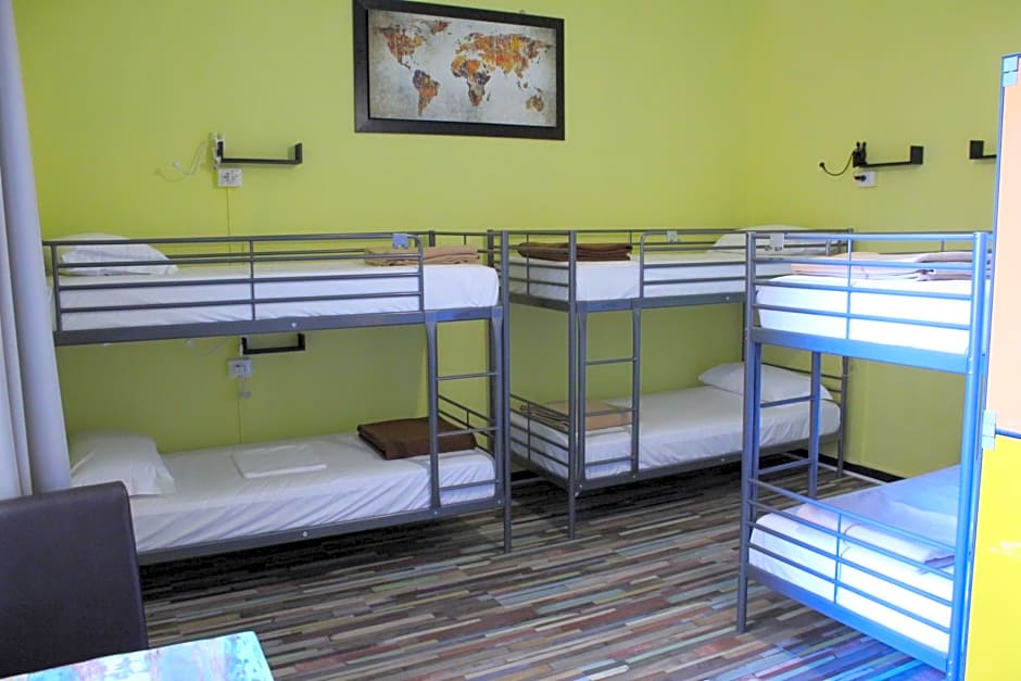Home Genoa Hostel