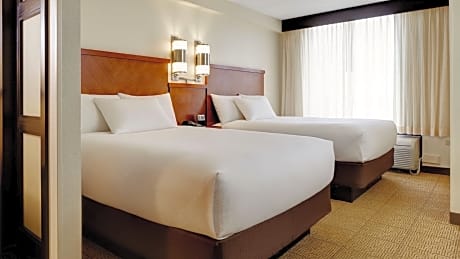 Double Room with Two Double Beds and Sofa bed - High Floor