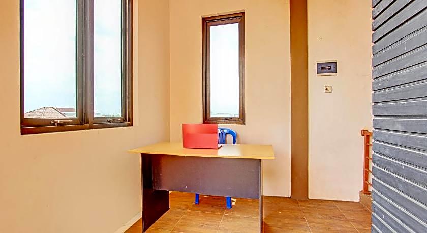 OYO Life 93497 Griya Kost Rr